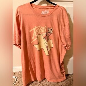 Texas Graphic T-Shirt in pink